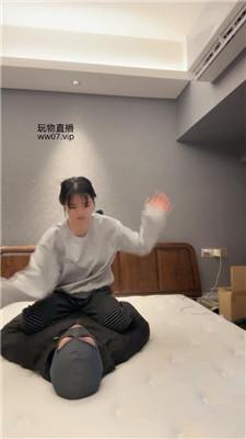 【猴歌】坐脸窒息-白袜跳踩 JS250225-14