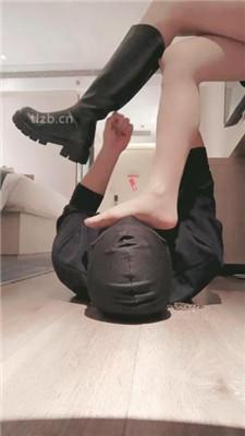 【bibi团】清理脏鞋底/全体重踩踏/赏赐圣水