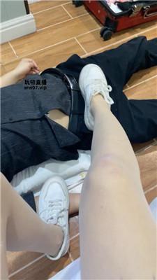 【沐沐大大】小白鞋肉丝踩踏喂食 JS250315-5