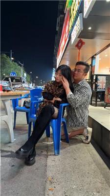 【琴月】户外夜市公开调骚奴【完整版】 JS250416-28