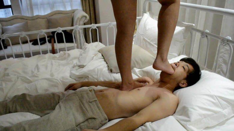 『奴隶岛』—婷婷初次体验踩踏、踮脚尖碾踩