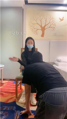 【小雅老师】全体重踩踏/圣水泡面/加料面包喂食