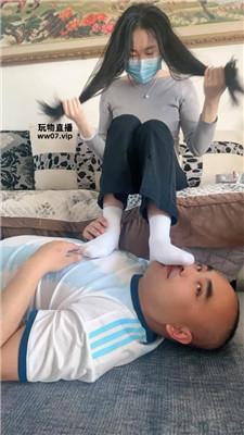 【斯羽情侣主】白袜脚踩绿帽家奴 JS250322-10