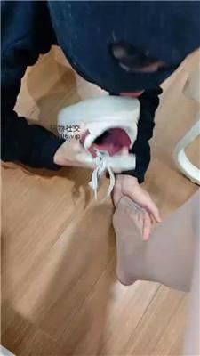 【玉主子】回家强迫男友闻舔灰丝美腿 JS250118-9