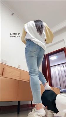 【妮蔻】牛仔裤坐脸-白短袜深喉 JS250210-8