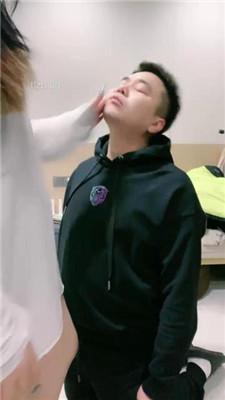 【小羊】跪舔白棉袜/提档/臭脚捂脸/踩踏/胯下辱