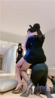 【艾琳】3S-丝袜塞嘴-高跟全体重踩踏/虐打/骑马