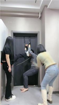 【鱼糯糯】双S-吊绑贱奴疯狂虐打/揪耳骑脖/转胯/耳光裸足插嘴