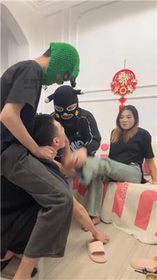 【Qi7】情侣主群调群虐绿帽奴 bf51548