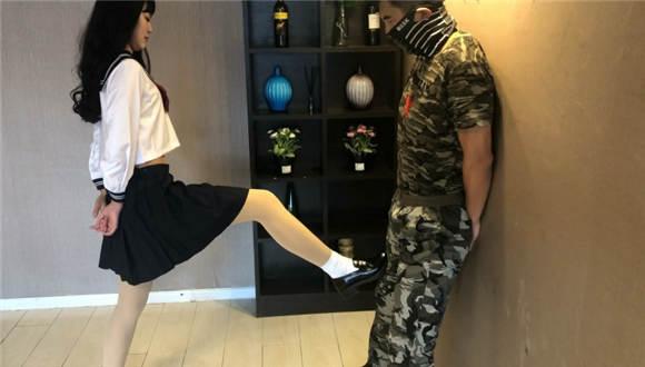 长腿女神的羞辱