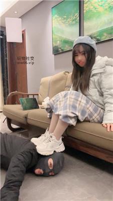 【猴歌】路边开发下班素人踩虐 bf49851