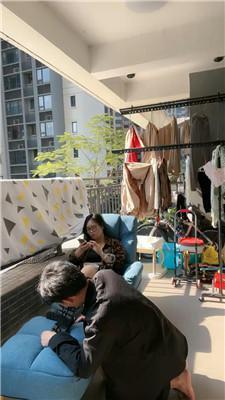 【薇薇】家奴阳台下跪伺候 JS250320-8