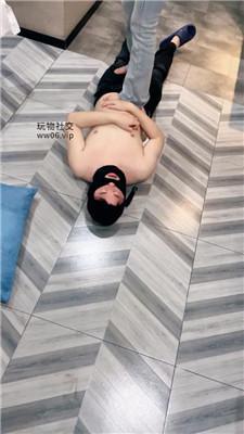 【困困】臭脚丫气味辱/骑马踩踏 JS250217-3