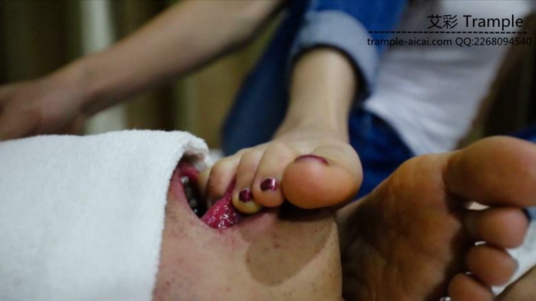 〖H.P.L栖心之栈〗—芷晴夏芙再度携手调戏恋足男