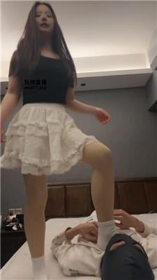 【球球】白袜脚踩虐/坐脸腿绞 bf51388