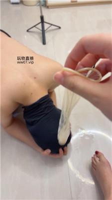 【莫莉】强迫吃byt/舔铆钉高跟 bf50910