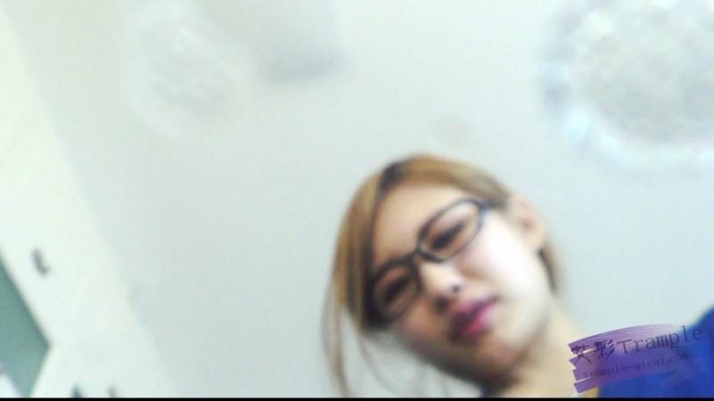 黑冰S 踩脸吐痰暴虐贱货2