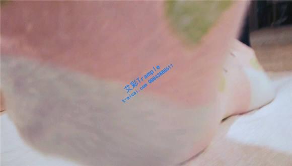 想不想钻进我穿了半个月的臭袜子里面