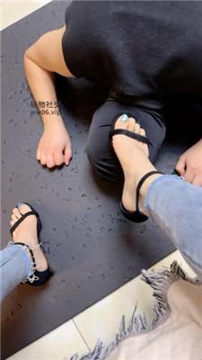 【安安sama】高跟凉鞋踩踏/近距离吮吸脚趾 JS241216-28