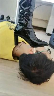 【魔鬼天使】美女家教上门补课-高跟长靴踩虐/衣架鞭打