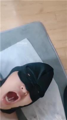 【甜甜】学生妹玉足插嘴狂舔 JS250524-6