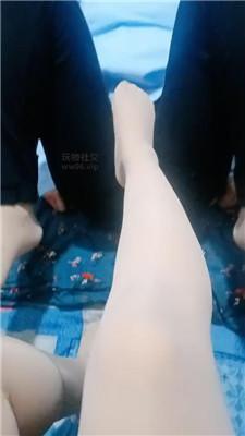 【伪娘和人妻】肉丝脚狂舔/坐脸窒息 JS250107-48