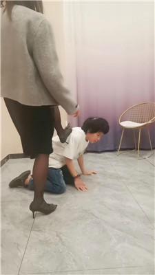 【夸梨】母畜-姐妹花脚下喂食【双视角版】 JS250331-21