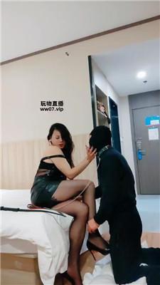 【露娜子】寂寞少妇羞辱邻居奴 JS250421-11