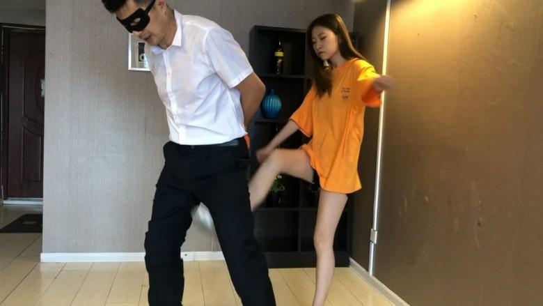 好文翻拍—女人是老虎