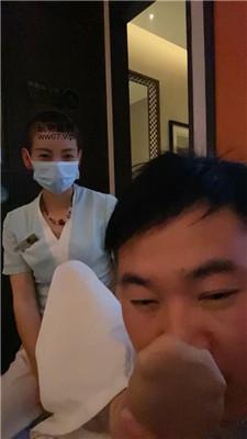 【南京小小】高级会所当着技师的面调奴【双视角版】 JS250225-9