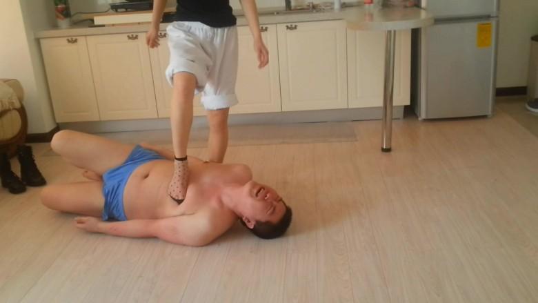 黑冰格斗练习踹肥奴