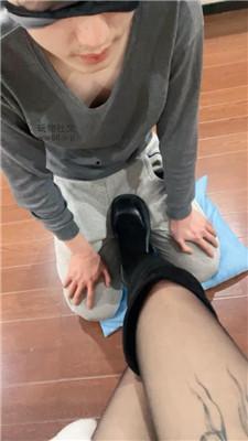 【沐沐大大】长靴黑丝美腿虐杀 bf49857