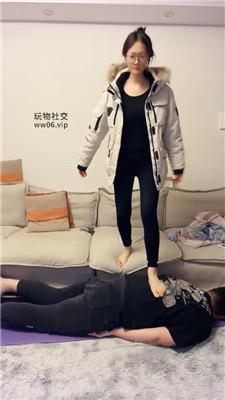 【埋汰】风衣女神骑马虐脚下奴【上】 bf49673