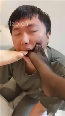 【Aila】3S-臭脚捂脸踩踏/插嘴玩狗舌/脚耳光