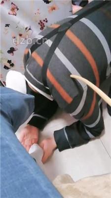 【蓝蜻蜓】白袜脚窒息踩/藤条抽