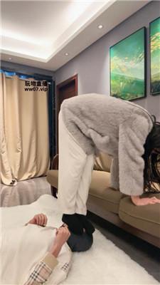 【猴歌】黑棉袜踩踏气味辱 JS250331-18