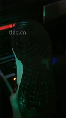 【沐夏夜】夜跑后车内清理脏鞋臭袜