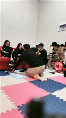 【月焱】双素人S-下跪舔脏鞋 JS250329-25