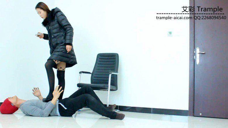 媛媛女主剧情！高跟爆踹要开除我的经理！