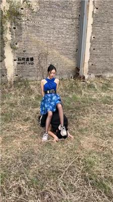 【煎饼狗子】户外踢踹虐打跟踪狂 bf52835