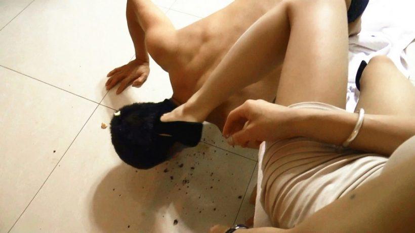 重创挑食家奴 极其暴力