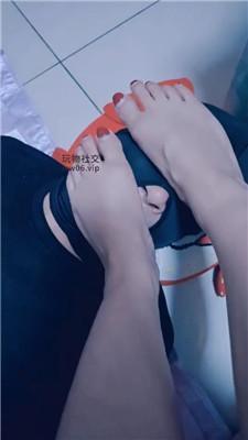 【朝朝】近距离-酸臭脚丫蹂躏狗脸 JS250110-11