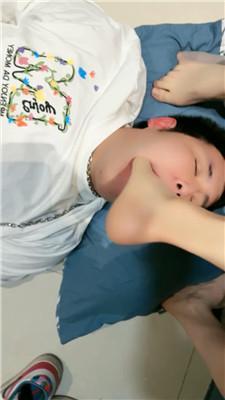 【啡啡】双S-沉浸式舔脚窒息 JS250307-8