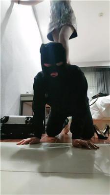 【珮珮】高跟肉丝深喉踩踏-骑马 JS250308-16