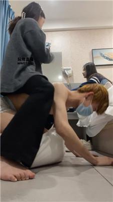 【白兔】双S-舔不干净白袜就藤条抽【双视角版】 JS250310-13