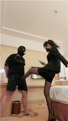 【美娜格格】白领S-白袜塞嘴暴揍客户狗 bf51434