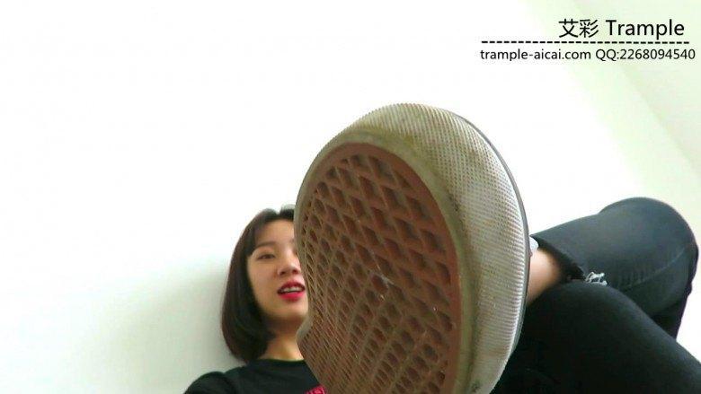 第一视角00后天使女主谩骂贱狗无能展示鞋子！