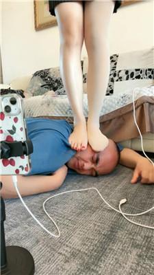 【西北傻子】丝袜高跟蹂躏踩狗脸 JS250318-6