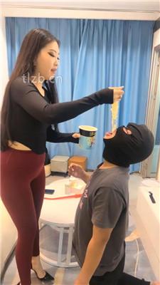 【猫爷】喂食圣水泡面/鞭打/转胯/舔脏鞋/抽耳光