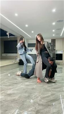 【麋鹿银儿】双S全程压迫-踩头/助跑踢裆 bf52602